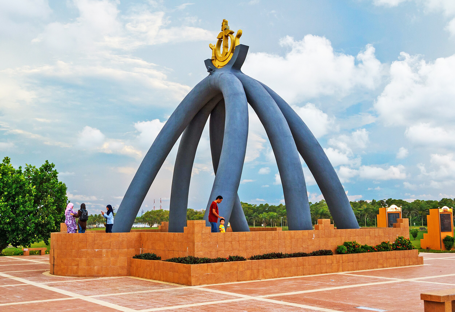 Brunei cosa visitare: Seria - Monumento del Miliardesimo Barile di Petrolio