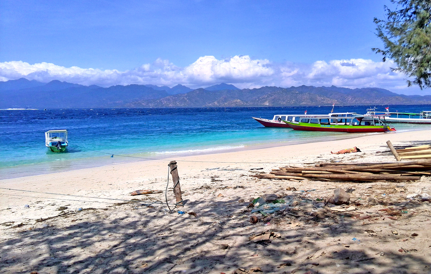 Остров гили траванган индонезия