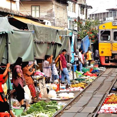 Mercato Sulla Ferrovia di Maeklong