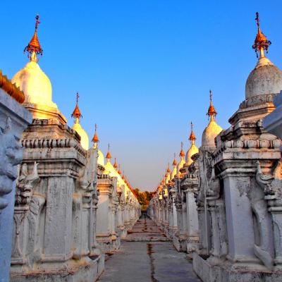 Kuthodaw Pagoda Mandalay Tempio