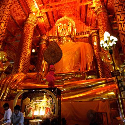 Wat Phanan Choeng Wat Sri Samphet