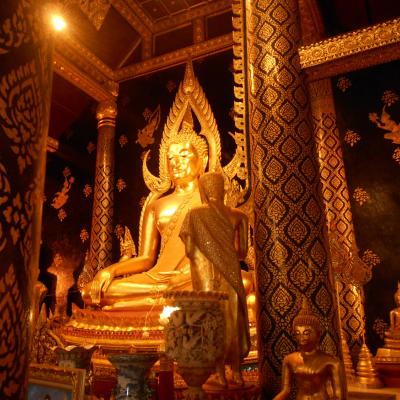 Stautua del Budda Chinnarat Phitsanulok