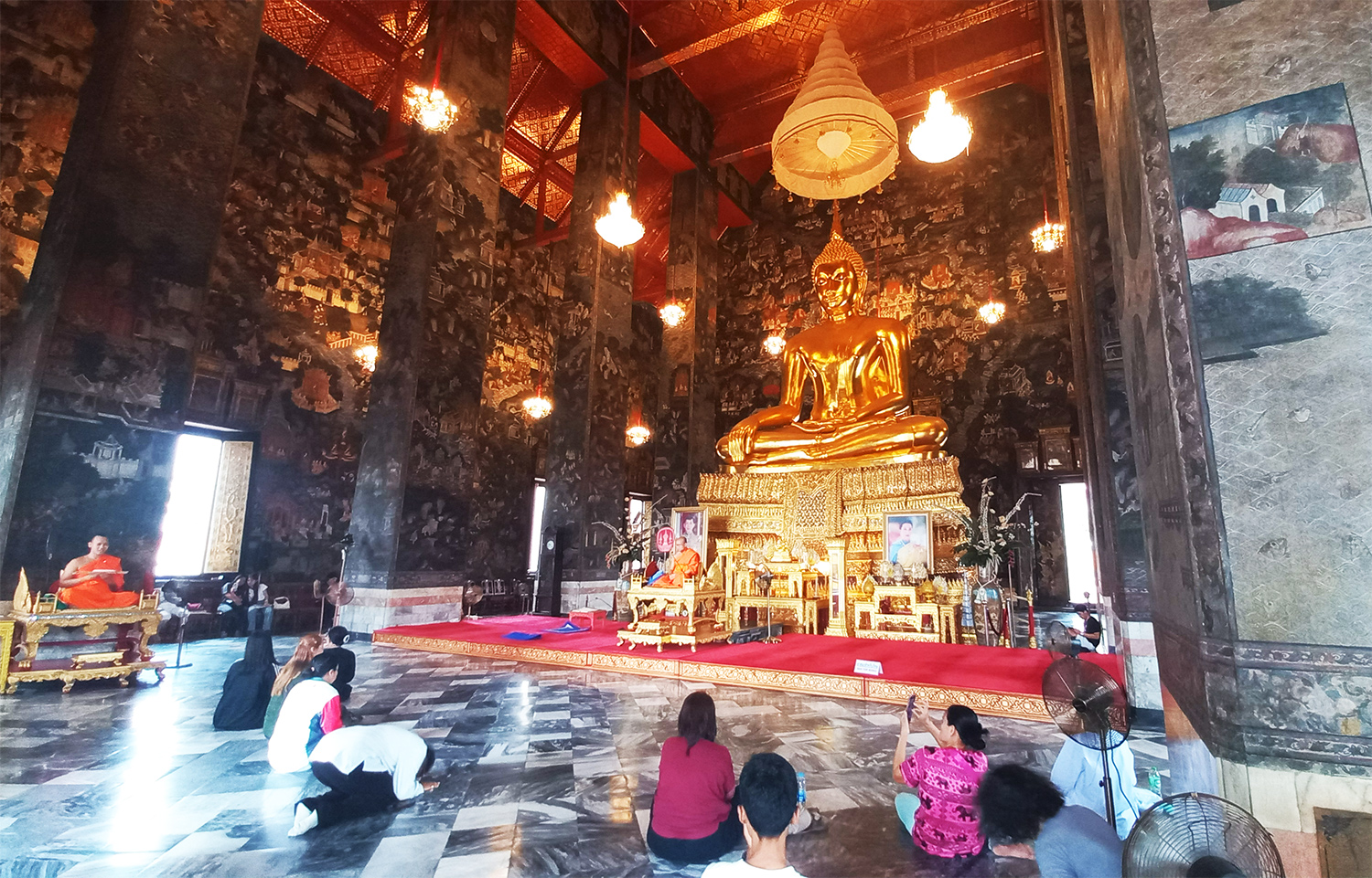 Tempio Wat Suthat - Sala della Preghiera Phra Viharn Luang  - Phra Sri Sakyamuni